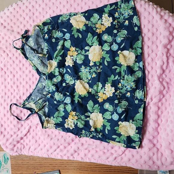 Old Navy floral print tank top - Picture 2 of 3